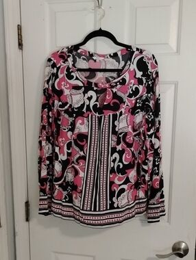 crown & ivy Pink Black White Swirl-Print Long Sleeve Top